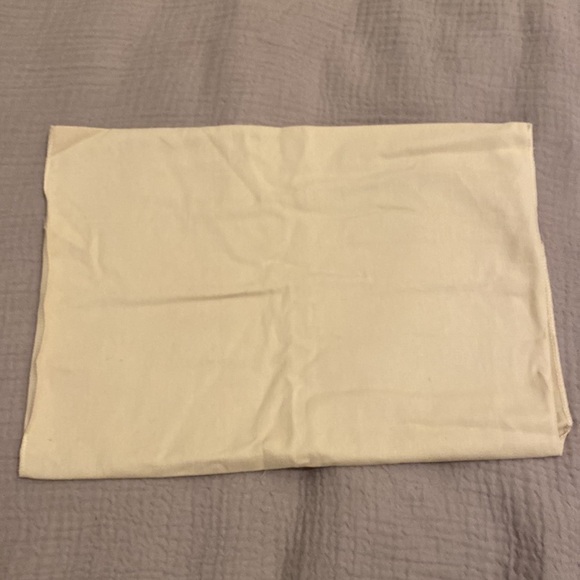 Louis Vuitton dust bag . Perfect for travel or storage any essentials . - Picture 3 of 6